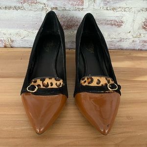 Two tone low heel